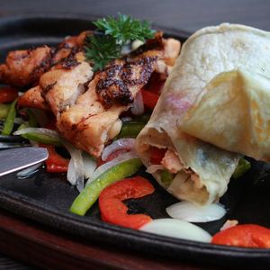 Shish Taouk Wraps