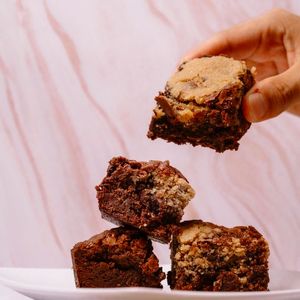 Ghulab Fudge Brownies